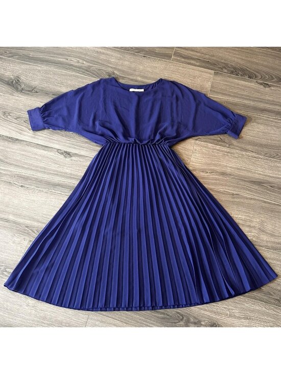 Diane Von Furstenberg Dresses & Skirts - Diane Von Furstenberg Dress Womens S Blue Pleated Blouson Cold Shoulder Midi